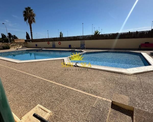 3 makuuhuone Kattohuoneisto vuokrattavana paikassa El Chaparral - La Siesta - La Torreta, Torrevieja mukana uima-altaan - 900 € (Ref: 9450902)
