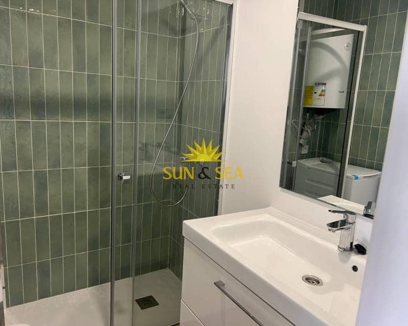 1 makuuhuone Yksiö vuokrattavana paikassa Playa de San Juan mukana uima-altaan - 850 € (Ref: 9450903)