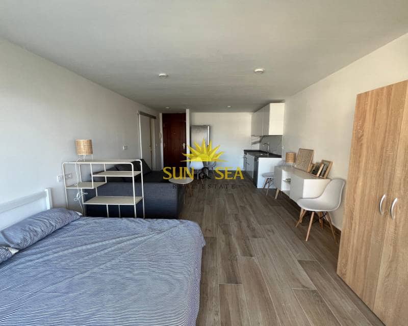 1 makuuhuone Yksiö vuokrattavana paikassa Playa de San Juan mukana uima-altaan - 850 € (Ref: 9450903)