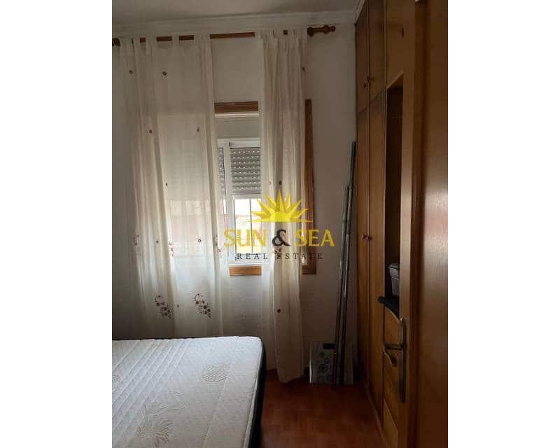 2 soveværelse Lejlighed til leje i Torrevieja - € 800 (Ref: 9451516)