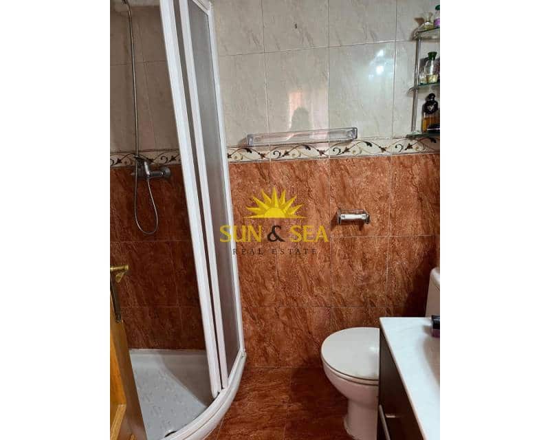 2 soveværelse Lejlighed til leje i Torrevieja - € 800 (Ref: 9451516)