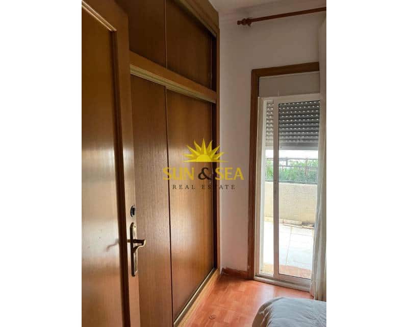 2 soveværelse Lejlighed til leje i Torrevieja - € 800 (Ref: 9451516)