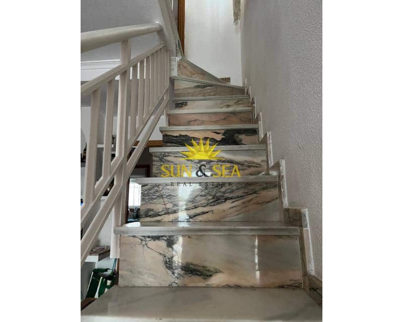 2 soveværelse Lejlighed til leje i Torrevieja - € 800 (Ref: 9451516)