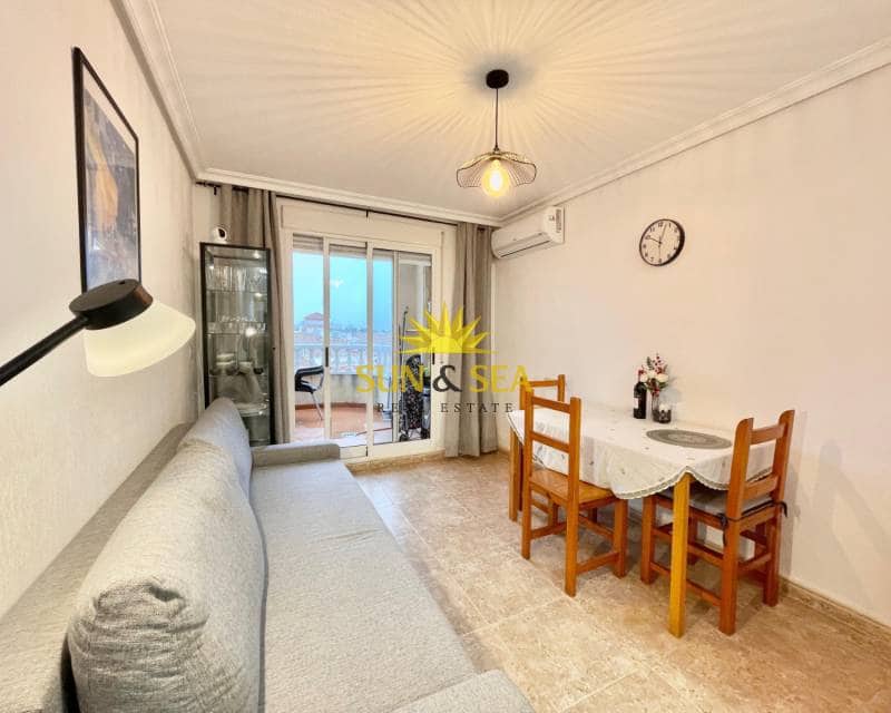 2 sovrum Lägenhet att hyra i Torrevieja med pool - 950 € (Ref: 9453559)