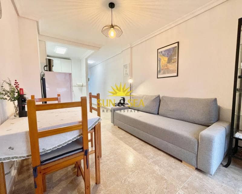 2 sovrum Lägenhet att hyra i Torrevieja med pool - 950 € (Ref: 9453559)