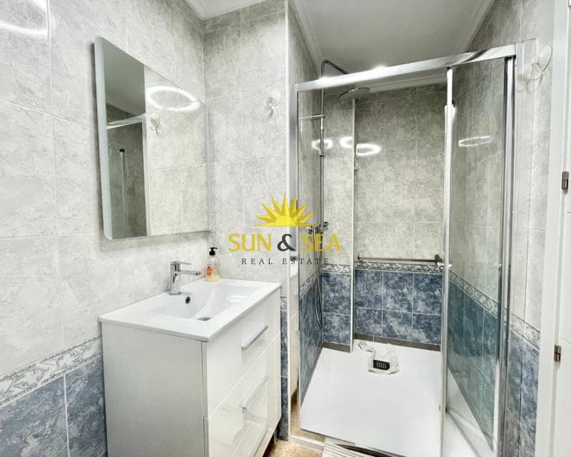 2 sovrum Lägenhet att hyra i Torrevieja med pool - 950 € (Ref: 9453559)