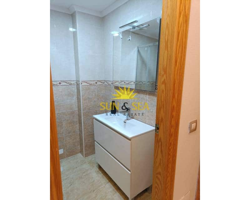 1 sovrum Lägenhet att hyra i Alicante stad - 550 € (Ref: 9453662)