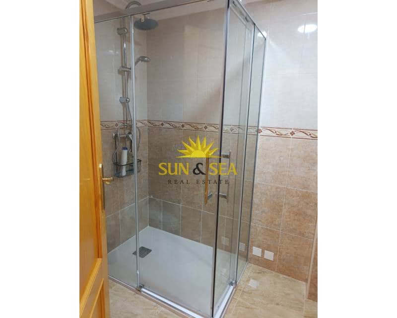 1 sovrum Lägenhet att hyra i Alicante stad - 550 € (Ref: 9453662)