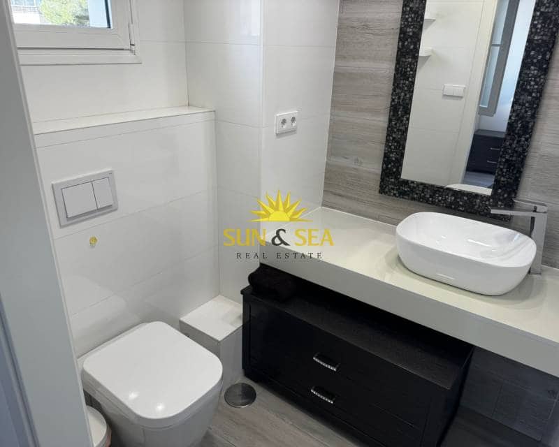 2 sovrum Lägenhet att hyra i Playa de San Juan med garage - 1 700 € (Ref: 9459494)