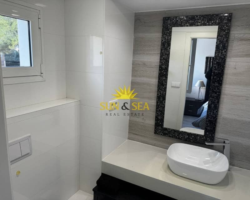 2 sovrum Lägenhet att hyra i Playa de San Juan med garage - 1 700 € (Ref: 9459494)