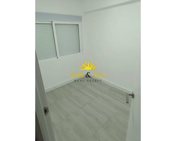 Apartamento de 3 habitaciones en Albufereta, Alicante / Alacant ciudad en alquiler - 1.300 € (Ref: 9459750)