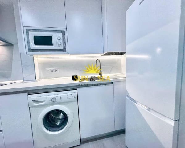 3 soveværelse Lejlighed til leje i Albufereta, Alicante by - € 1.300 (Ref: 9459750)