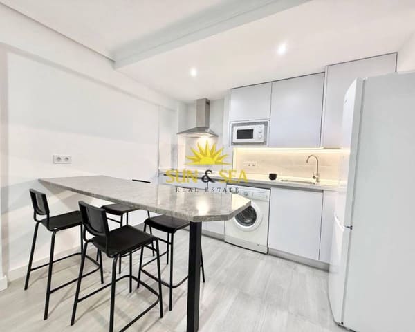 3 soveværelse Lejlighed til leje i Albufereta, Alicante by - € 1.300 (Ref: 9459750)