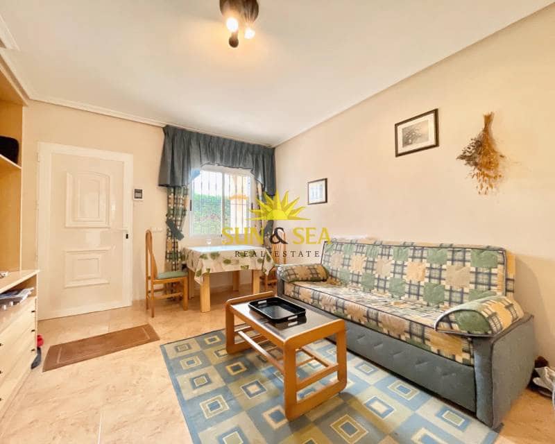 2 bedroom Apartment for sale in Torrevieja with pool - € 150,000 (Ref: 9460642)