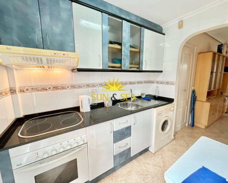 2 bedroom Apartment for sale in Torrevieja with pool - € 150,000 (Ref: 9460642)