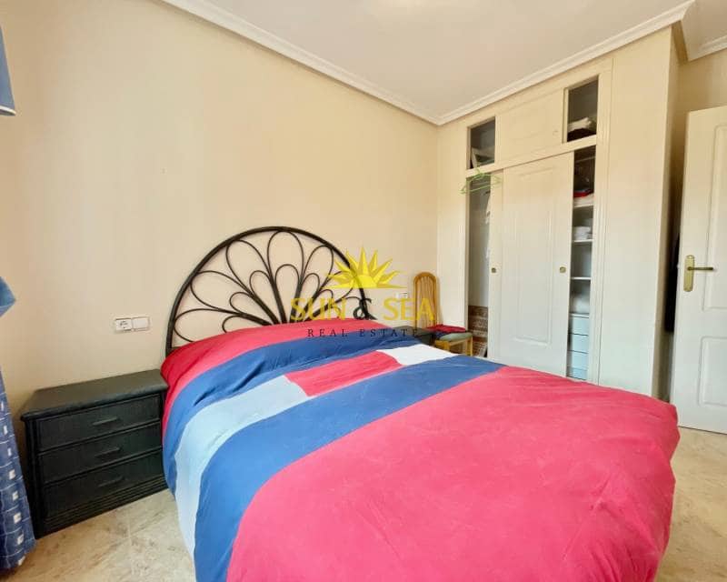 2 bedroom Apartment for sale in Torrevieja with pool - € 150,000 (Ref: 9460642)