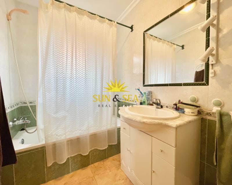 2 bedroom Apartment for sale in Torrevieja with pool - € 150,000 (Ref: 9460642)