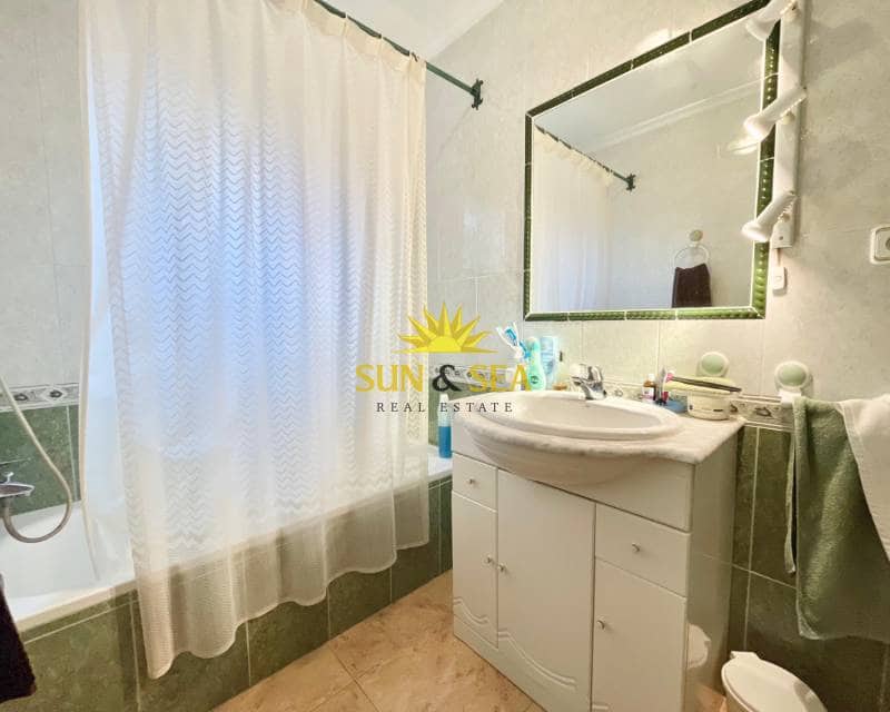 2 bedroom Apartment for sale in Torrevieja with pool - € 150,000 (Ref: 9460642)