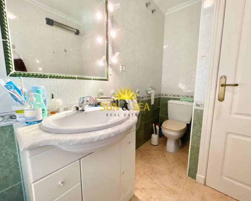 2 bedroom Apartment for sale in Torrevieja with pool - € 150,000 (Ref: 9460642)