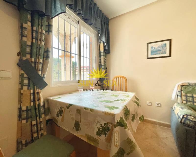 2 bedroom Apartment for sale in Torrevieja with pool - € 150,000 (Ref: 9460642)