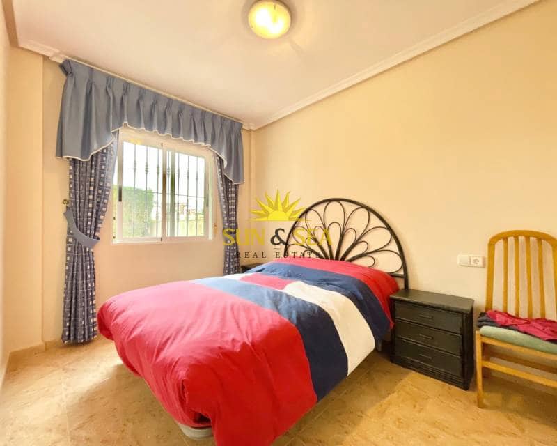 2 bedroom Apartment for sale in Torrevieja with pool - € 150,000 (Ref: 9460642)