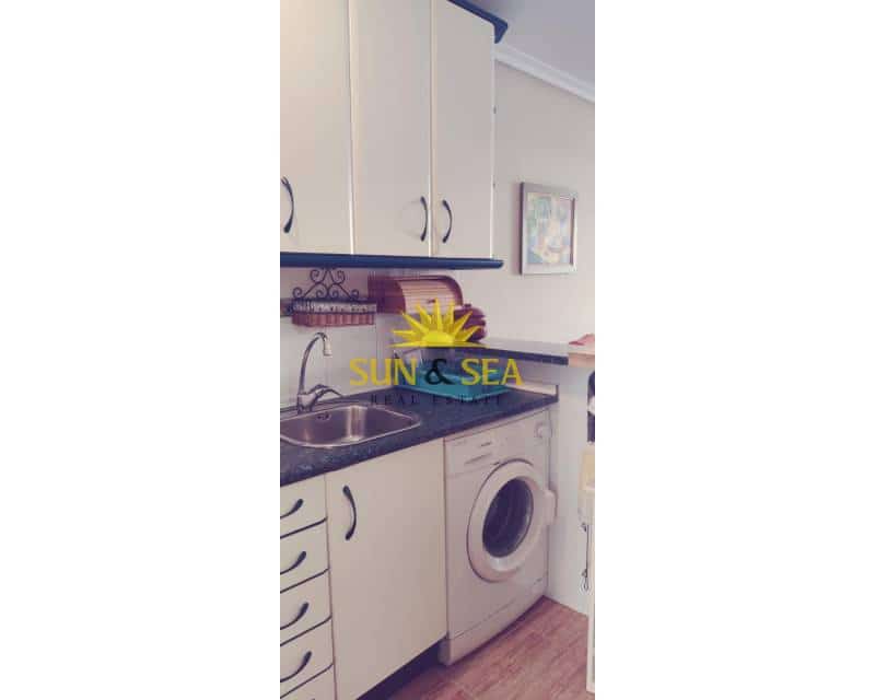 Apartamento de 2 habitaciones en La Manga del Mar Menor en alquiler con piscina - 750 € (Ref: 9460710)