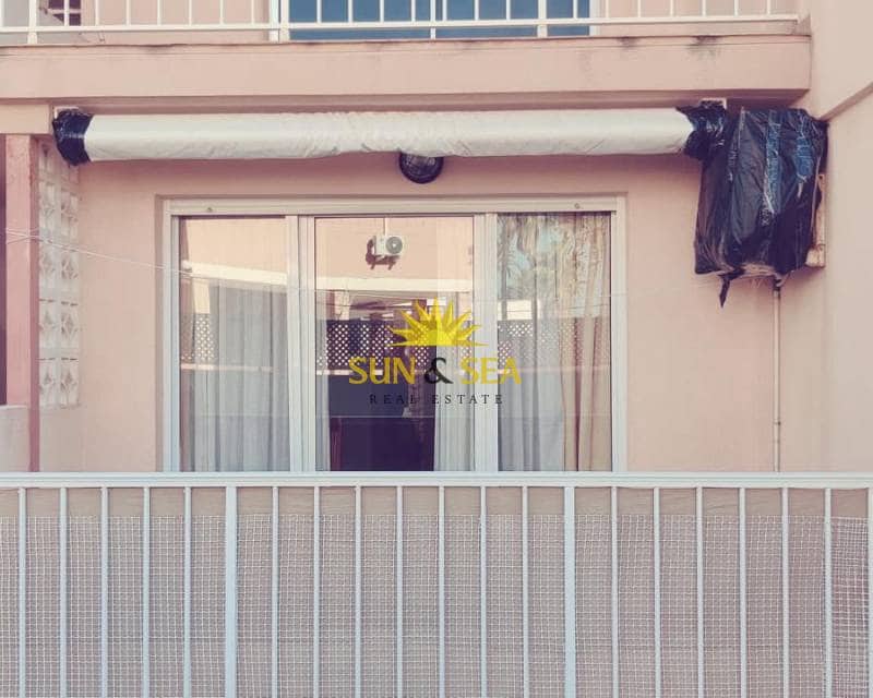 Apartamento de 2 habitaciones en La Manga del Mar Menor en alquiler con piscina - 750 € (Ref: 9460710)