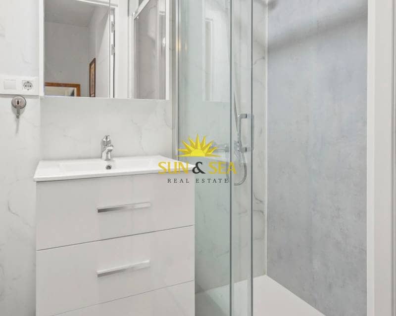 2 Zimmer Haus zu vermieten in Gran Alacant mit Pool - 950 € (Ref: 9462685)