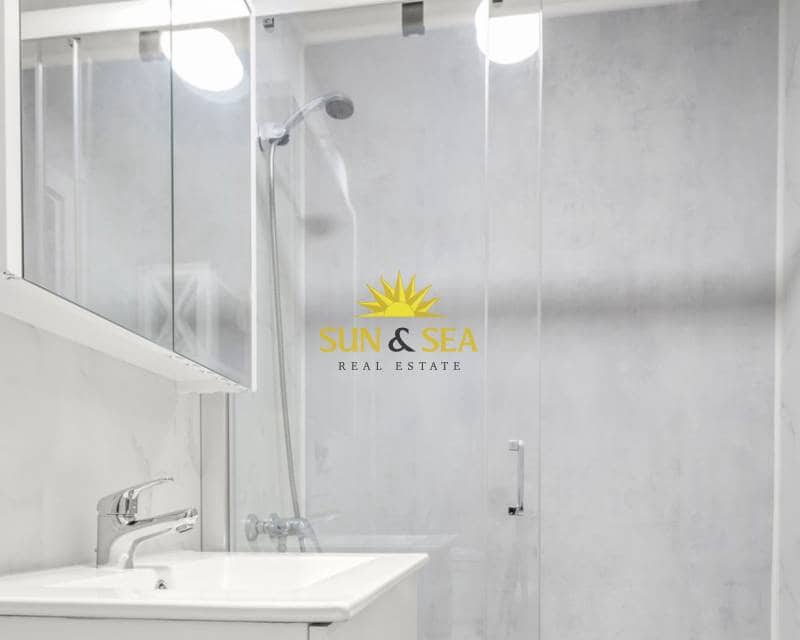 2 Zimmer Haus zu vermieten in Gran Alacant mit Pool - 950 € (Ref: 9462685)