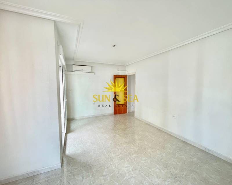 3 Zimmer Apartment zu verkaufen in Torrevieja - 198.000 € (Ref: 9464984)