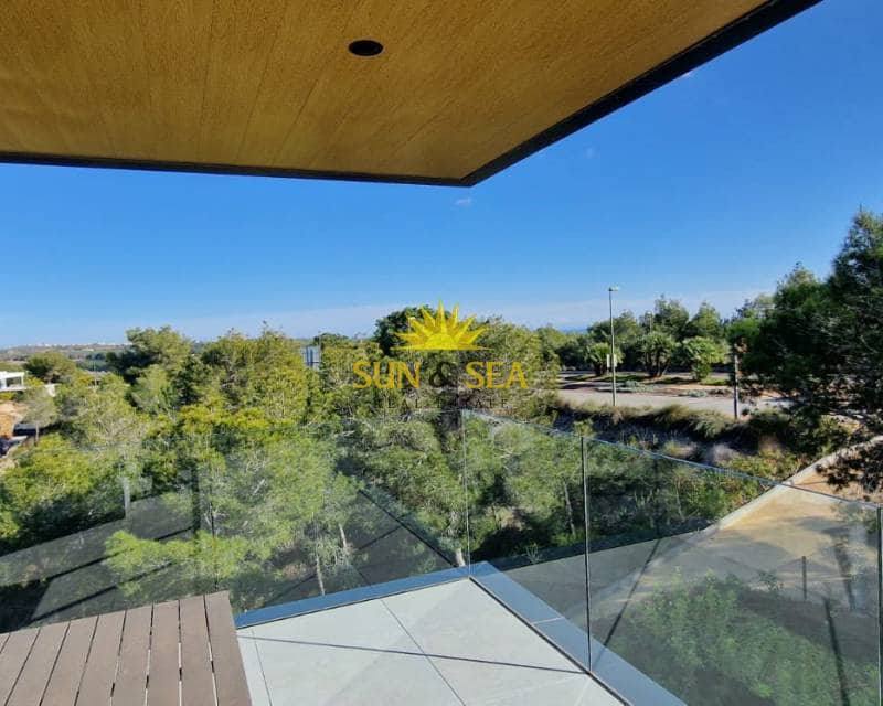 3 bedroom Penthouse for sale in Las Colinas Golf with pool garage - € 479,000 (Ref: 9464986)