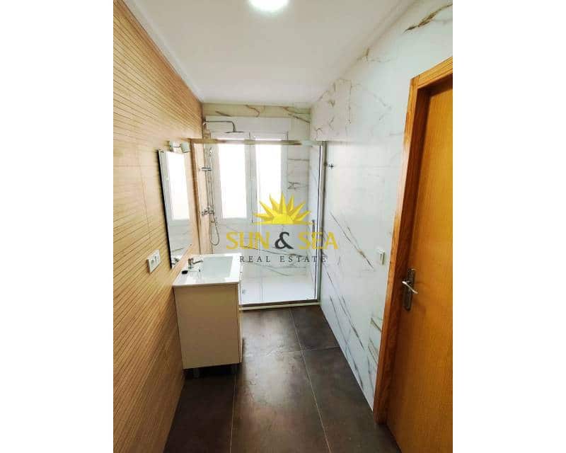 1 bedroom Apartment for rent in Santa Pola - € 950 (Ref: 9466192)