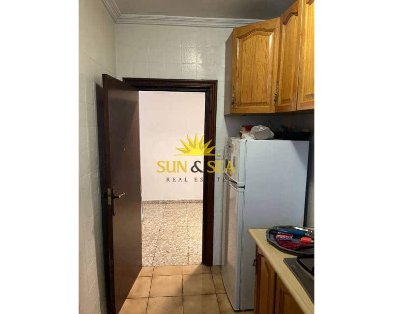 Appartement de 2 chambres à louer à Alicante ville - 1 250 € (Ref: 9466193)