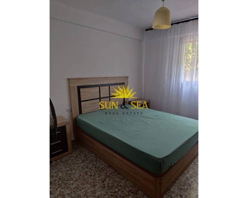 Appartement de 2 chambres à louer à Alicante ville - 1 250 € (Ref: 9466193)