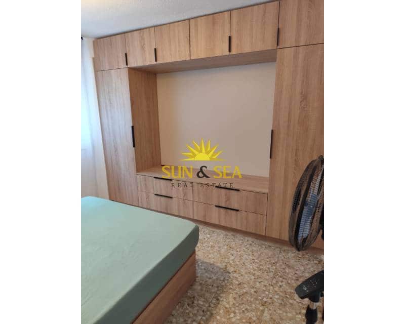 Appartement de 2 chambres à louer à Alicante ville - 1 250 € (Ref: 9466193)