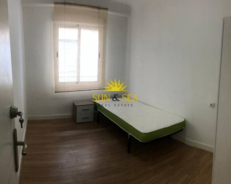 Appartement de 4 chambres à louer à Elche / Elx - 950 € (Ref: 9467781)