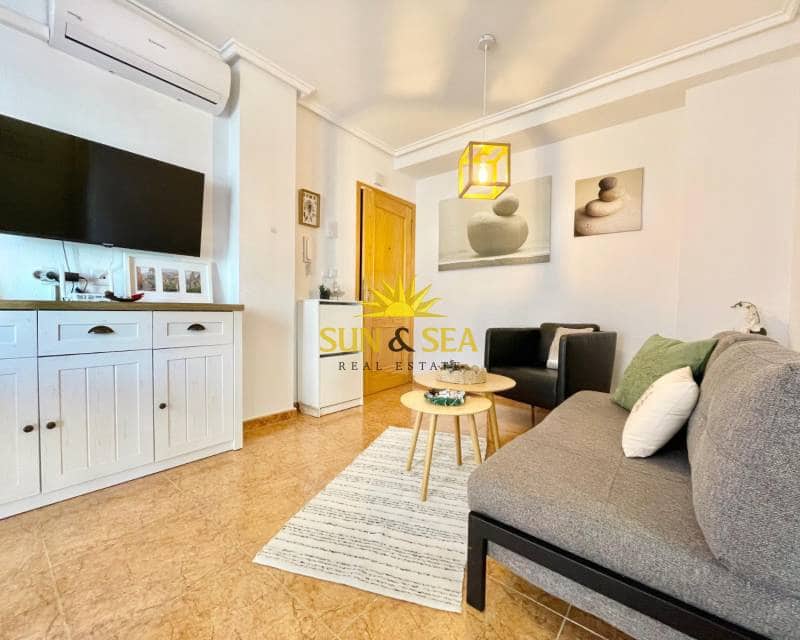 Apartamento de 2 habitaciones en Torrevieja en alquiler - 750 € (Ref: 9471285)