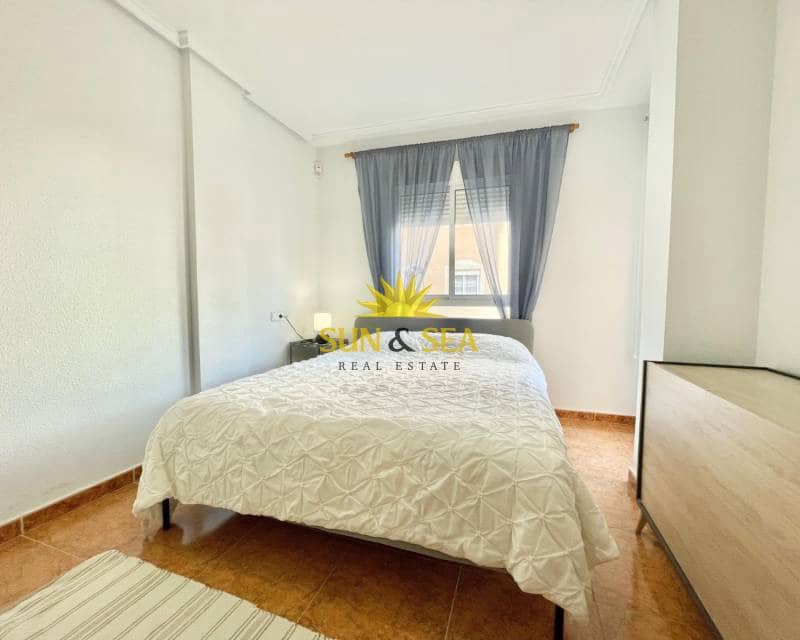 Apartamento de 2 habitaciones en Torrevieja en alquiler - 750 € (Ref: 9471285)