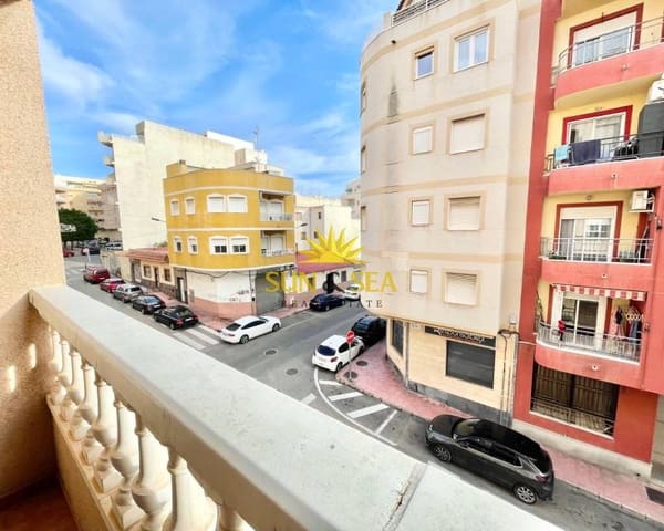 Apartamento de 2 habitaciones en El Molino, Torrevieja en alquiler - 750 € (Ref: 9471285)