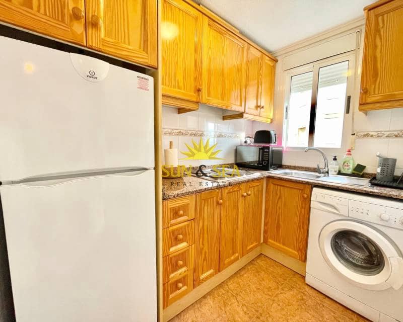 Apartamento de 2 habitaciones en Torrevieja en alquiler - 750 € (Ref: 9471285)