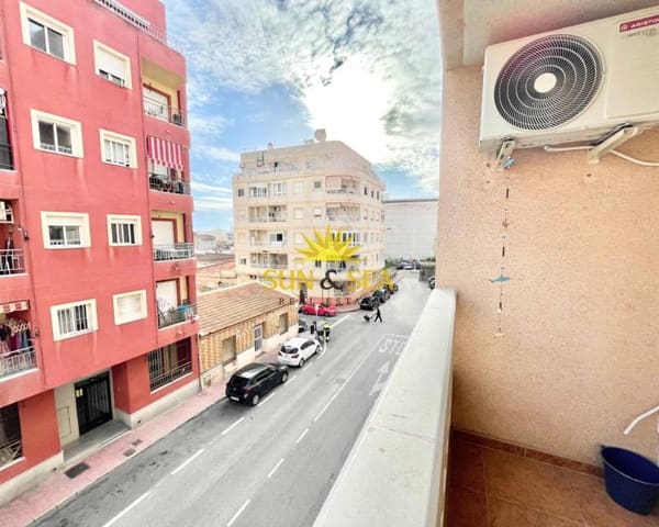 Apartamento de 2 habitaciones en El Molino, Torrevieja en alquiler - 750 € (Ref: 9471285)