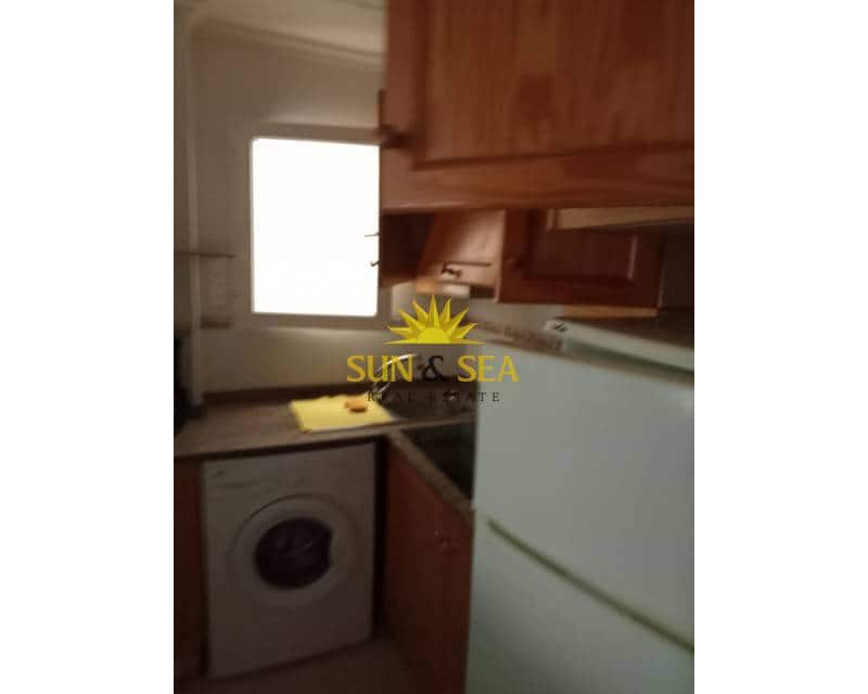 2 makuuhuone Huoneisto vuokrattavana paikassa Torrevieja mukana uima-altaan 
autotalli - 650 € (Ref: 9471658)