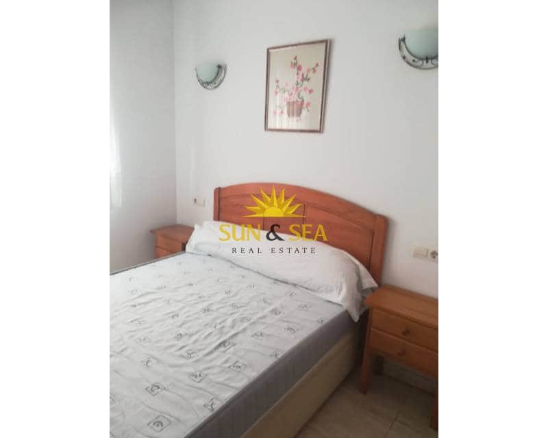 2 makuuhuone Huoneisto vuokrattavana paikassa Torrevieja mukana uima-altaan 
autotalli - 650 € (Ref: 9471658)