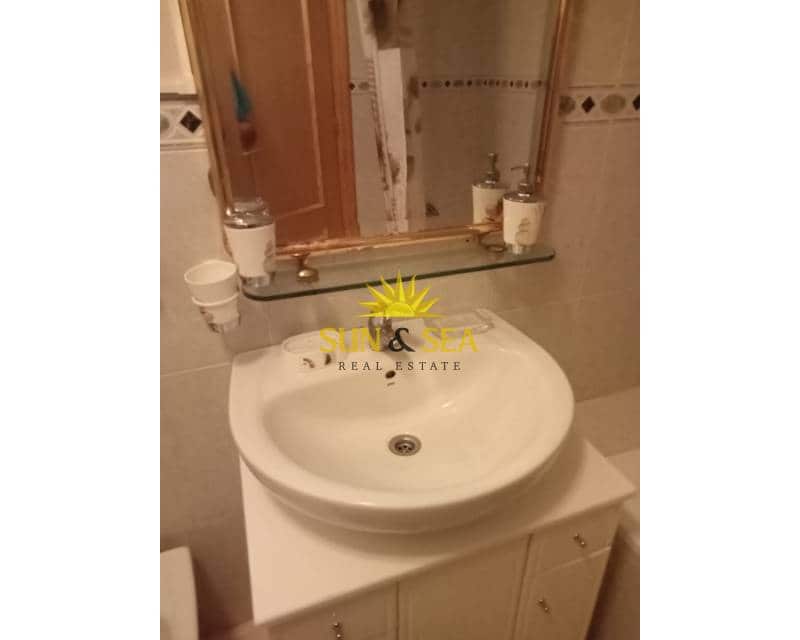 2 makuuhuone Huoneisto vuokrattavana paikassa Torrevieja mukana uima-altaan 
autotalli - 650 € (Ref: 9471658)