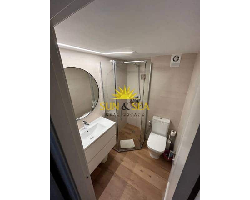 3 quarto Apartamento para arrendar em Playa de San Juan com piscina garagem - 1 750 € (Ref: 9471751)