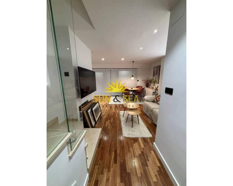 1 quarto Penthouse para arrendar em Elda - 700 € (Ref: 9471752)