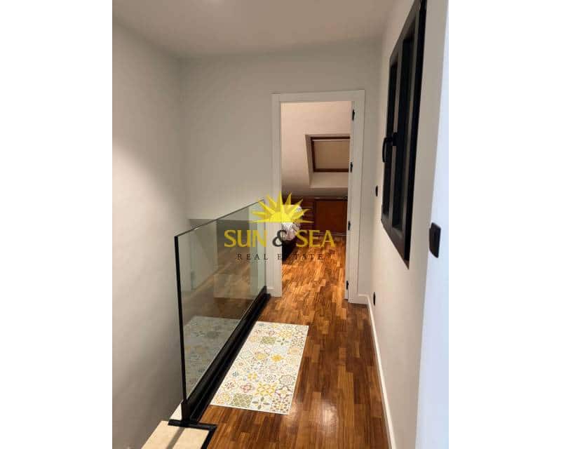 1 quarto Penthouse para arrendar em Elda - 700 € (Ref: 9471752)