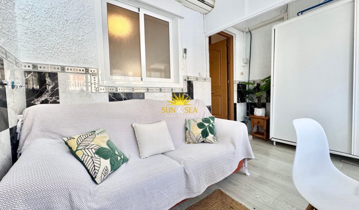 Appartement de 1 chambre à louer à Gran Alacant avec piscine - 700 € (Ref: 9474401)