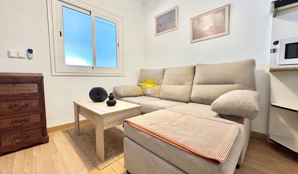Appartement de 1 chambre à louer à Gran Alacant avec piscine - 700 € (Ref: 9474401)