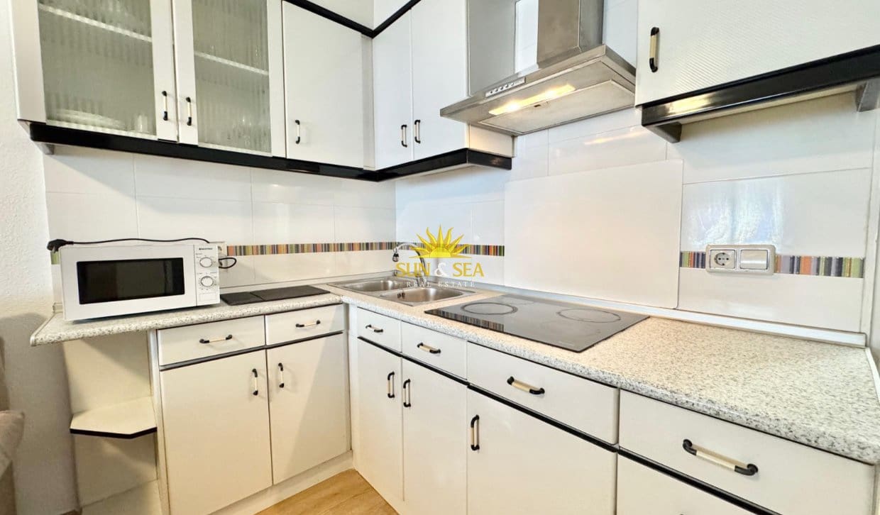 Appartement de 1 chambre à louer à Gran Alacant avec piscine - 700 € (Ref: 9474401)